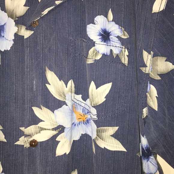 Tommy Bahama Hawaiian short sleeve silk shirt - Picture 2 of 5